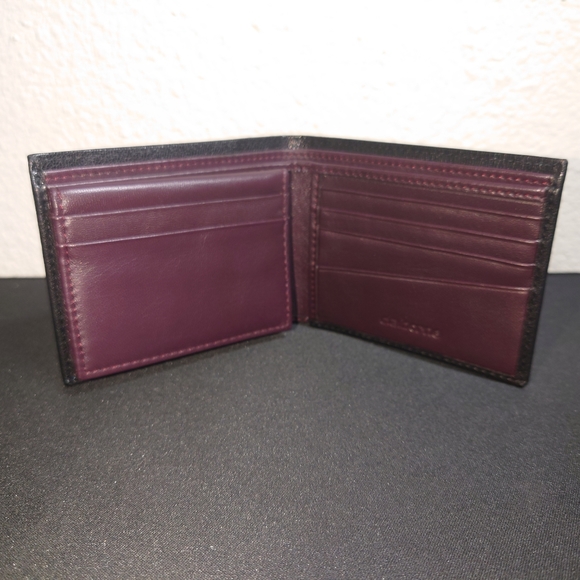 NEW Claiborne bifold wallet - Picture 4 of 5